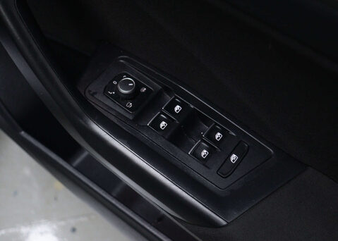 Volkswagen T-Roc 1.5 T-Roc SEL TSi Evo Semi-Auto 5dr 40