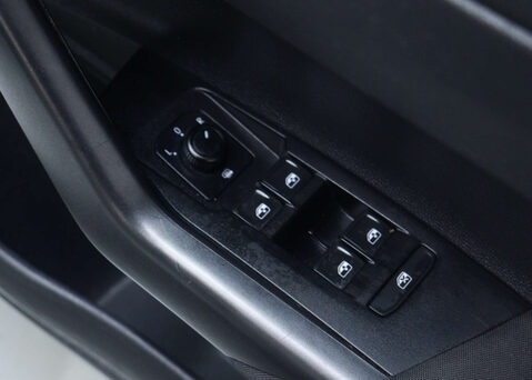 Volkswagen Polo 1.0 Polo Match TSi Semi-Auto 5dr 37