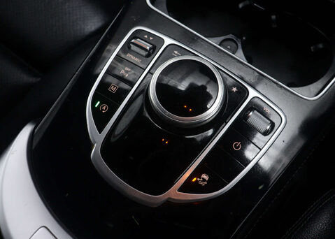 Mercedes-Benz GLC 2.1 GLC 220 D 4MATIC AMG LINE AUTO 4WD 5dr 35