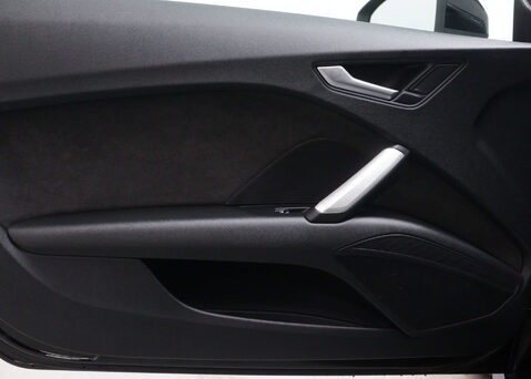 Audi TT 2.0 TT Sport TFSI 3dr 44