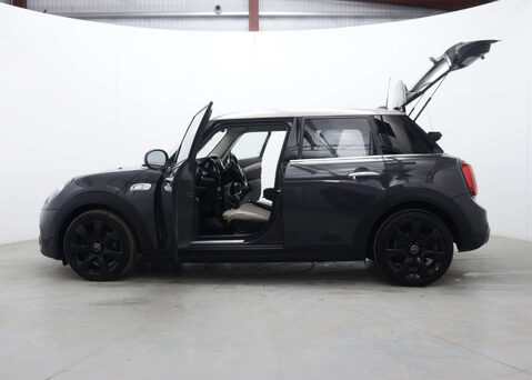 Mini Hatch 2.0 Cooper S Exclusive Auto 5dr 51