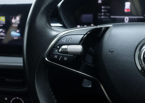 Skoda Fabia 1.0 Fabia SE Comfort TSi Semi-Auto 5dr 32