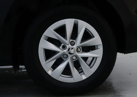 Skoda Fabia 1.0 Fabia SE Comfort TSi Semi-Auto 5dr 16