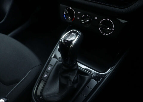 Skoda Fabia 1.0 Fabia SE Comfort TSi Semi-Auto 5dr 31