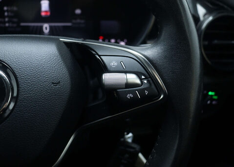 Skoda Fabia 1.0 Fabia SE Comfort TSi Semi-Auto 5dr 33