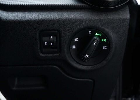 Skoda Fabia 1.0 Fabia SE Comfort TSi Semi-Auto 5dr 36