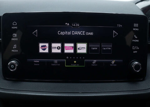 Skoda Fabia 1.0 Fabia SE Comfort TSi Semi-Auto 5dr 23