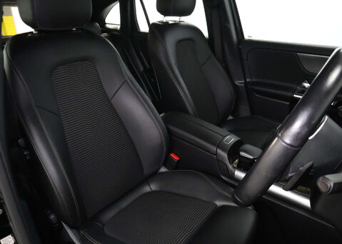 Mercedes-Benz GLA 1.3 GLA 200 Sport Auto 5dr 35