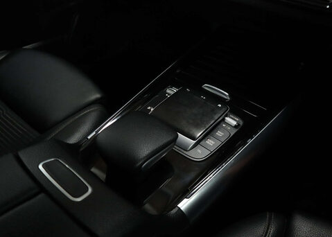 Mercedes-Benz GLA 1.3 GLA 200 Sport Auto 5dr 28