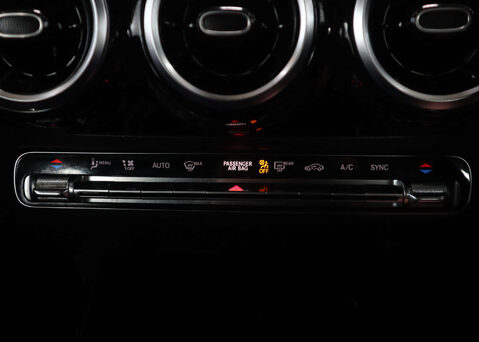 Mercedes-Benz GLA 1.3 GLA 200 Sport Auto 5dr 27