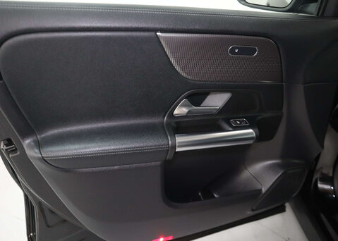 Mercedes-Benz GLA 1.3 GLA 200 Sport Auto 5dr 38