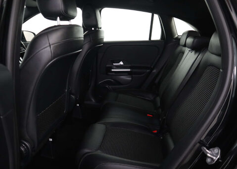 Mercedes-Benz GLA 1.3 GLA 200 Sport Auto 5dr 40