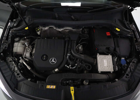 Mercedes-Benz GLA 1.3 GLA 200 Sport Auto 5dr 43