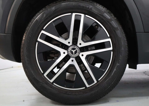 Mercedes-Benz GLA 1.3 GLA 200 Sport Auto 5dr 16