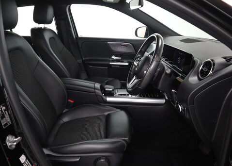 Mercedes-Benz GLA 1.3 GLA 200 Sport Auto 5dr 33