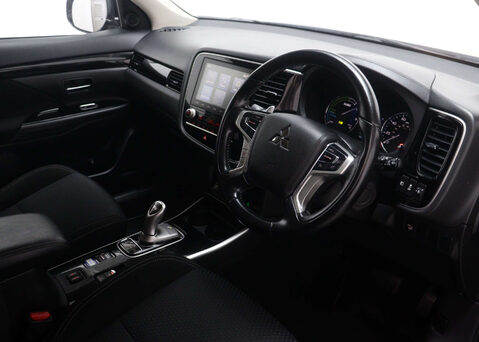 Mitsubishi Outlander 2.4 Outlander Design PHEV CVT 4WD 5dr 42