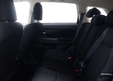 Mitsubishi Outlander 2.4 Outlander Design PHEV CVT 4WD 5dr 50