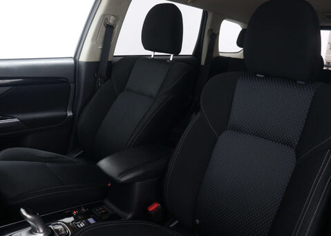 Mitsubishi Outlander 2.4 Outlander Design PHEV CVT 4WD 5dr 48