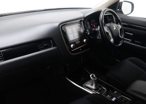 Mitsubishi Outlander 2.4 Outlander Design PHEV CVT 4WD 5dr 46