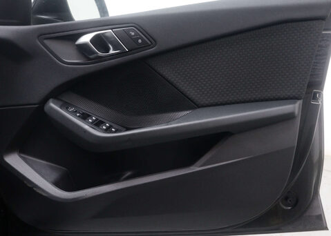 BMW 1 Series 1.5 118I SE Auto 5dr 47