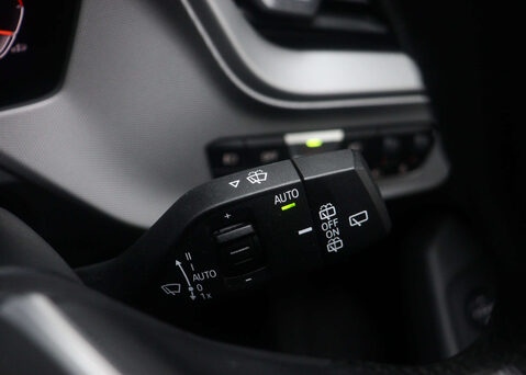 BMW 1 Series 1.5 118I SE Auto 5dr 41