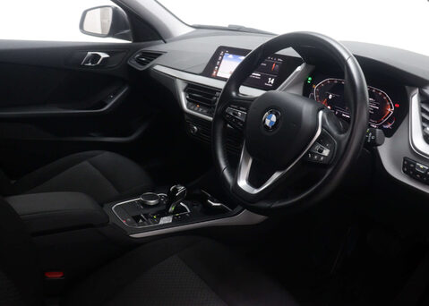 BMW 1 Series 1.5 118I SE Auto 5dr 44