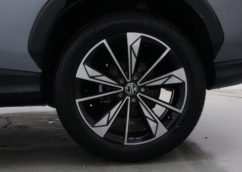 MG HS 1.5 MG HS Trophy Auto 5dr 16