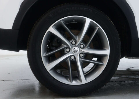 MG HS 1.5 MG HS Exclusive Semi-Auto 5dr 13