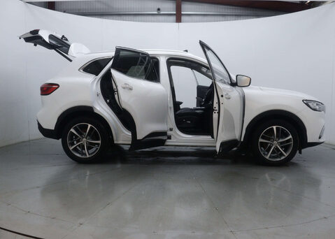 MG HS 1.5 MG HS Exclusive Semi-Auto 5dr 64