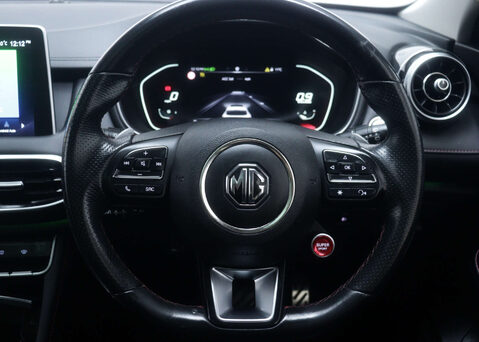 MG HS 1.5 MG HS Exclusive Semi-Auto 5dr 18