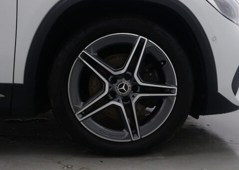 Mercedes-Benz GLA 1.3 GLA 180 AMG Line Premium+ Auto 5dr 12