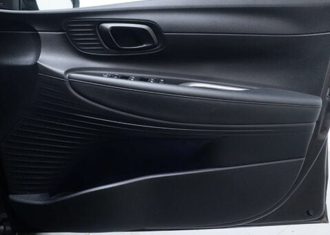 Hyundai BAYON 1.0 Bayon SE Connect TGDi MHEV Auto 5dr 38