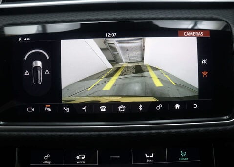 Land Rover Range Rover Velar 2.0 Range Rover Velar R-Dynamic SE P300 Auto 4WD 5dr 28