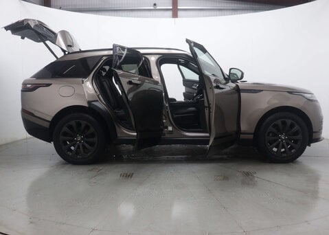 Land Rover Range Rover Velar 2.0 Range Rover Velar R-Dynamic SE P300 Auto 4WD 5dr 70