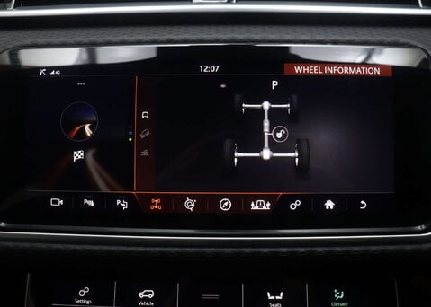 Land Rover Range Rover Velar 2.0 Range Rover Velar R-Dynamic SE P300 Auto 4WD 5dr 26