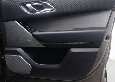 Land Rover Range Rover Velar 2.0 Range Rover Velar R-Dynamic SE P300 Auto 4WD 5dr 52