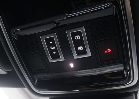 Land Rover Range Rover Velar 2.0 Range Rover Velar R-Dynamic SE P300 Auto 4WD 5dr 44