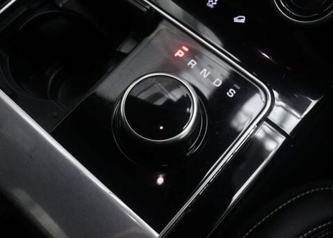 Land Rover Range Rover Velar 2.0 Range Rover Velar R-Dynamic SE P300 Auto 4WD 5dr 38