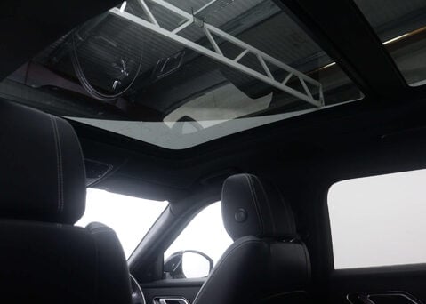 Land Rover Range Rover Velar 2.0 Range Rover Velar R-Dynamic SE P300 Auto 4WD 5dr 58