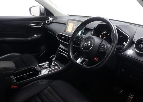 MG HS 1.5 MG HS Trophy S-A 5dr 43