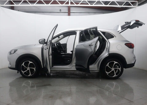 MG HS 1.5 MG HS Trophy S-A 5dr 58