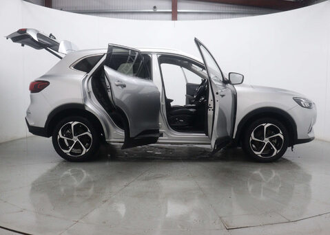 MG HS 1.5 MG HS Trophy S-A 5dr 62