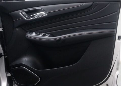 MG HS 1.5 MG HS Trophy S-A 5dr 46