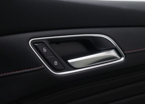 MG HS 1.5 MG HS Trophy S-A 5dr 40