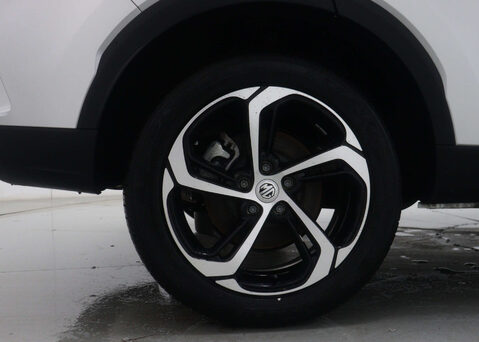 MG HS 1.5 MG HS Trophy S-A 5dr 13