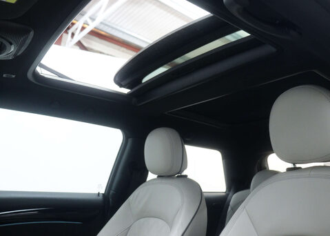 Mini Hatch Cooper S Electric Level 3 3dr 49