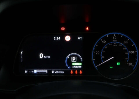 Nissan LEAF Leaf Takna 5dr 17