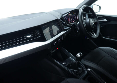 Audi A1 1.0 A1 Sportback 25 TFSI S Line 5dr 44