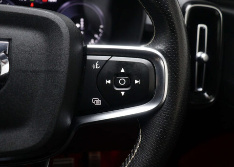 Volvo XC40 1.5 XC40 R-Design T5 Recharge Auto 5dr 29