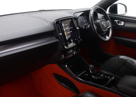 Volvo XC40 1.5 XC40 R-Design T5 Recharge Auto 5dr 37